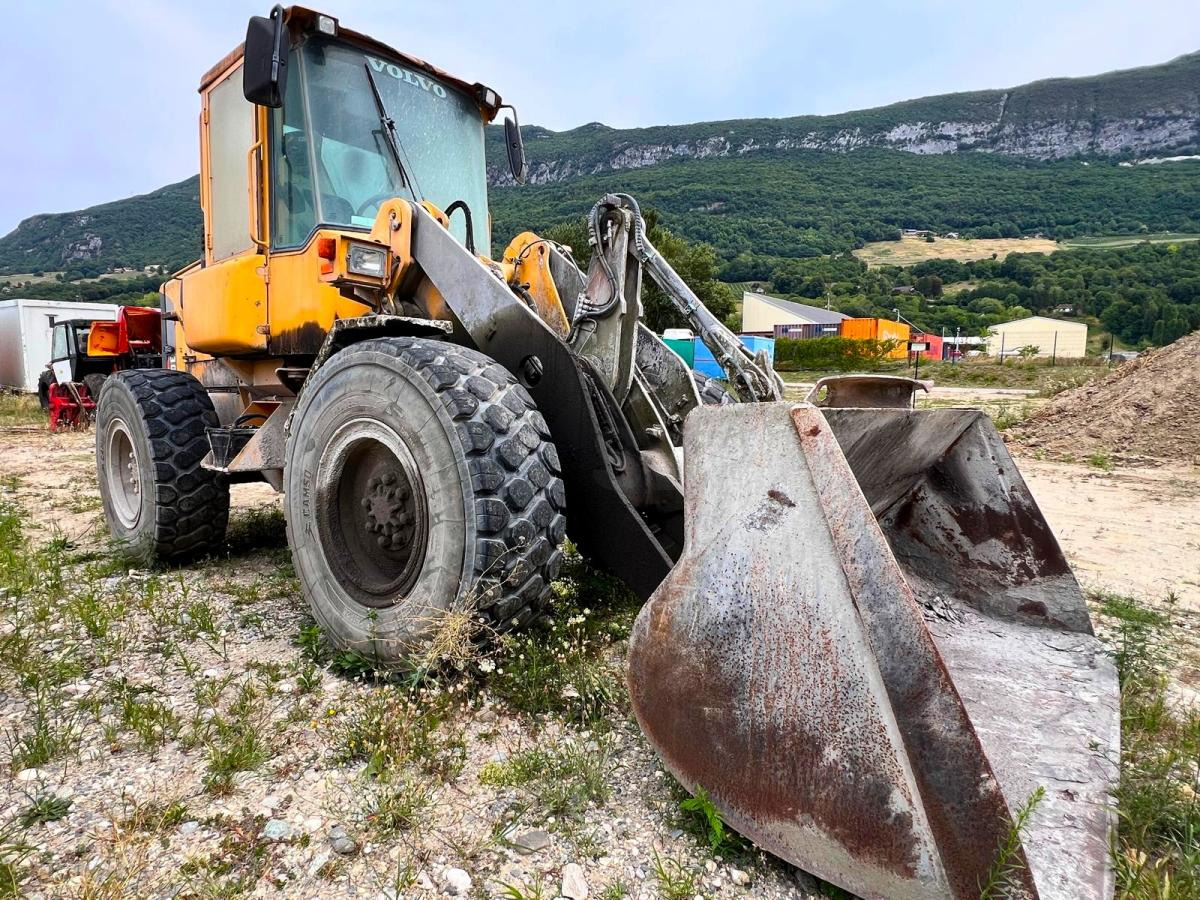 Volvo L 50 E CHARGEUSE A PNEUS 10T - Încărcător frontal pe pneuri: Foto 2 Volvo L 50 E CHARGEUSE A PNEUS 10T - Încărcător frontal pe pneuri: Foto 2