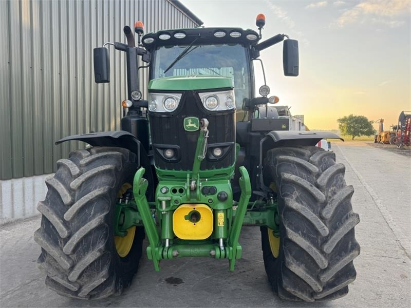 John Deere 6215R Command Pro **Ultimate Edition**Front PTO**V - Tractor agricol: Foto 5 John Deere 6215R Command Pro **Ultimate Edition**Front PTO**V - Tractor agricol: Foto 5