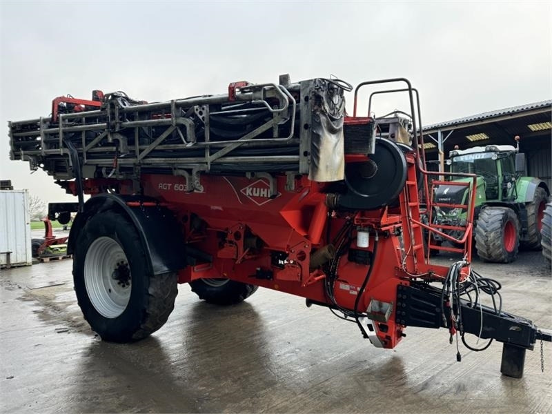 Kuhn AGT 6036 Boom Fert Spreader - Imprastietor îngrăşăminte: Foto 4 Kuhn AGT 6036 Boom Fert Spreader - Imprastietor îngrăşăminte: Foto 4