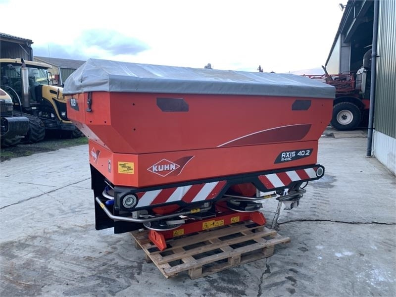 Kuhn Axis 40.2 M-EMC Fert Spreader - Imprastietor îngrăşăminte: Foto 3 Kuhn Axis 40.2 M-EMC Fert Spreader - Imprastietor îngrăşăminte: Foto 3