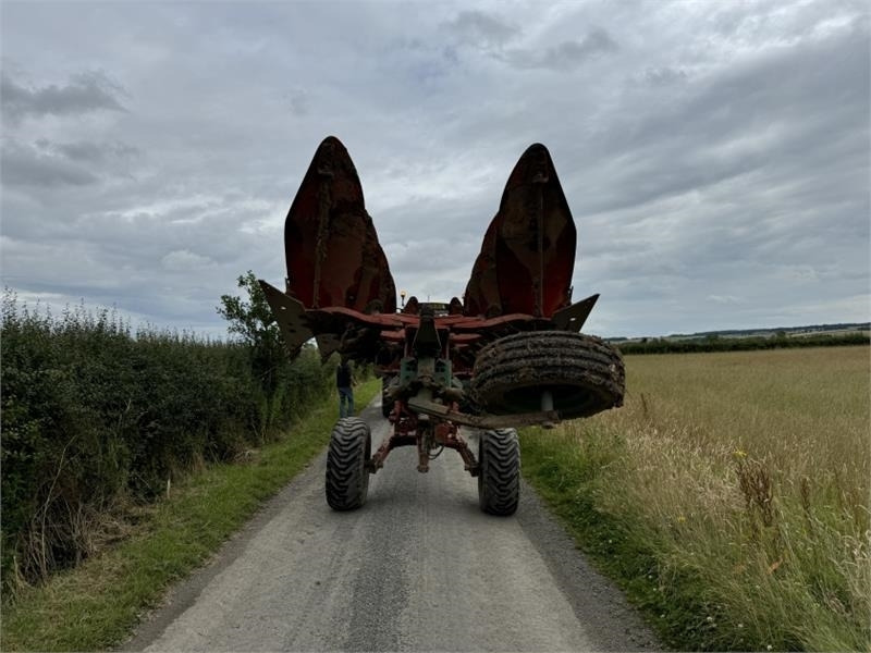 Kverneland 10 Furrow RW100 Varimat Plough **Video Below** - Plug: Foto 4 Kverneland 10 Furrow RW100 Varimat Plough **Video Below** - Plug: Foto 4
