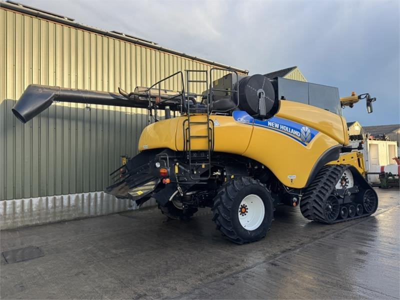 New Holland CR9070 c/w 30ft Varifeed Header - Utilaje pentru combină agricola: Foto 4 New Holland CR9070 c/w 30ft Varifeed Header - Utilaje pentru combină agricola: Foto 4