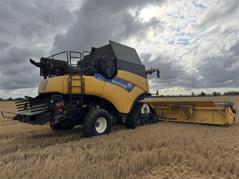 New Holland CR9090 Rotary Combine **Video Below** - Utilaje pentru combină agricola: Foto 5 New Holland CR9090 Rotary Combine **Video Below** - Utilaje pentru combină agricola: Foto 5