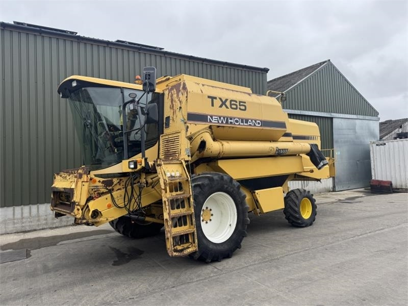 New Holland TX65 c/w 17ft Header - Utilaje pentru combină agricola: Foto 1 New Holland TX65 c/w 17ft Header - Utilaje pentru combină agricola: Foto 1