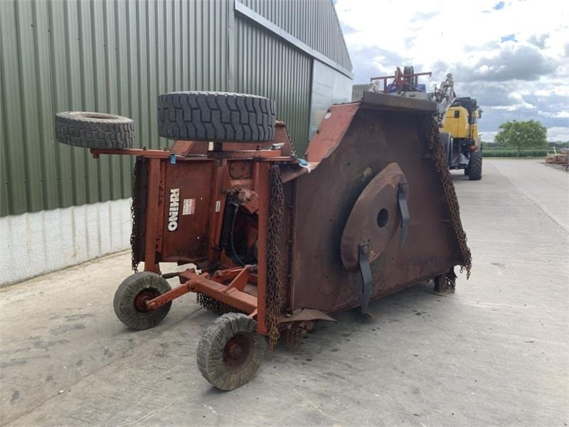 Rihno Rhino SE15-4 Batwing Topper - Tocător resturi vegetale/ Mulcer: Foto 2 Rihno Rhino SE15-4 Batwing Topper - Tocător resturi vegetale/ Mulcer: Foto 2