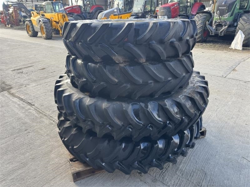 Firestone 340/85R36 and 380/90R50 New Holland Rowcrop Wheels - Utilaje agricole: Foto 1 Firestone 340/85R36 and 380/90R50 New Holland Rowcrop Wheels - Utilaje agricole: Foto 1