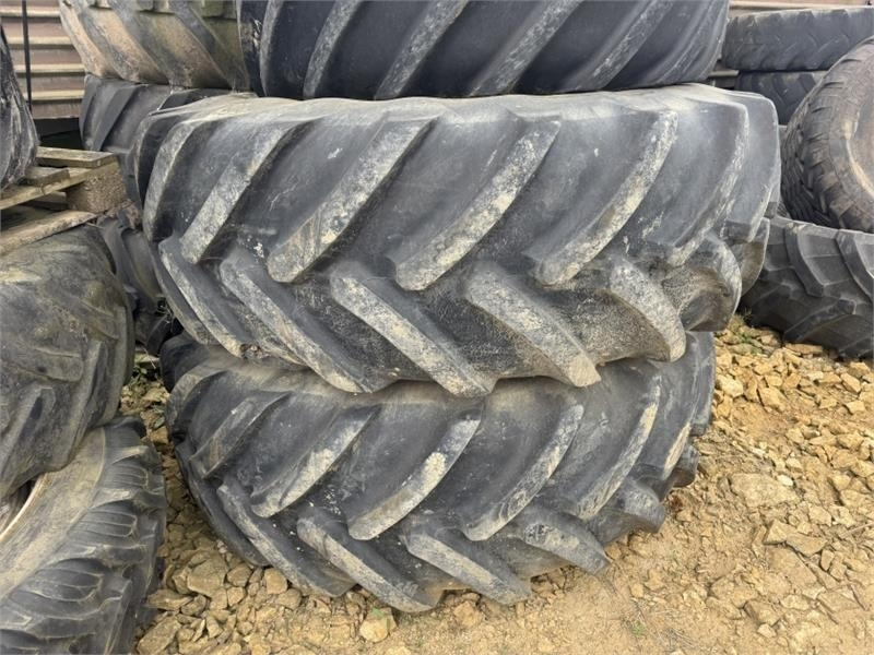 John Deere 8000 R Series 600 and 710 Wheels and Tyre's  - Utilaje agricole: Foto 2 John Deere 8000 R Series 600 and 710 Wheels and Tyre's  - Utilaje agricole: Foto 2