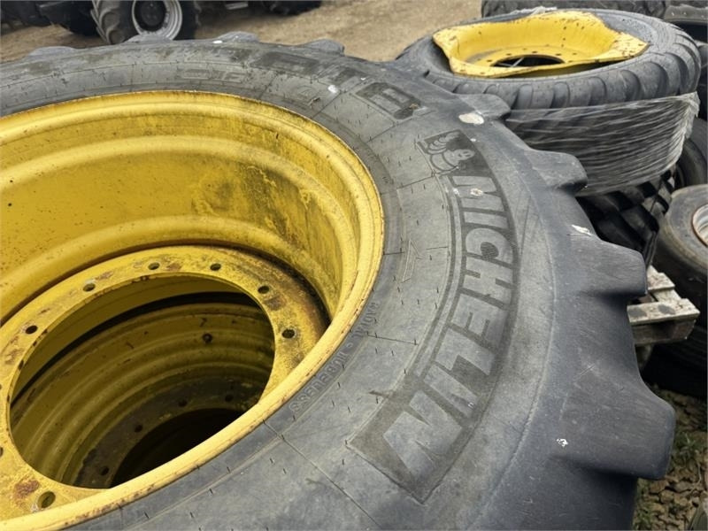 John Deere John Deere 8000R 600 and 710 Wheels and Tyre's - Utilaje agricole: Foto 5 John Deere John Deere 8000R 600 and 710 Wheels and Tyre's - Utilaje agricole: Foto 5