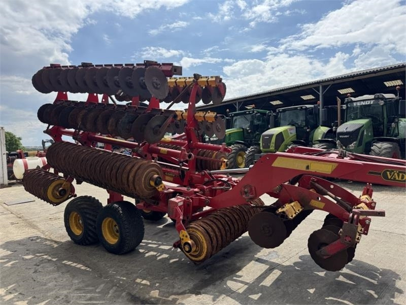 Vaderstad Carrier 820 Cultivator - Freză de pământ: Foto 4 Vaderstad Carrier 820 Cultivator - Freză de pământ: Foto 4