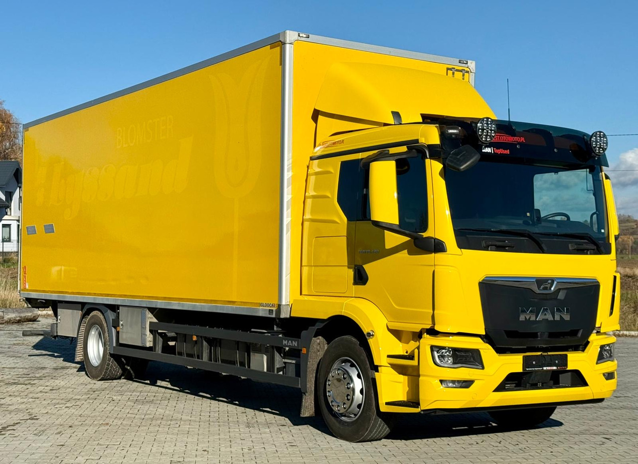MAN 18.320 / IZOTERMA / GRZANA / WINDA / 20 EUROPALET / AUTOMAT / 170 TYŚ KM / 2021 R / SYPIALKA / CAŁY NA PODUSZKACH / SPROWADZONY / JAK NOWY - Camion izoterma: Foto 1 MAN 18.320 / IZOTERMA / GRZANA / WINDA / 20 EUROPALET / AUTOMAT / 170 TYŚ KM / 2021 R / SYPIALKA / CAŁY NA PODUSZKACH / SPROWADZONY / JAK NOWY - Camion izoterma: Foto 1