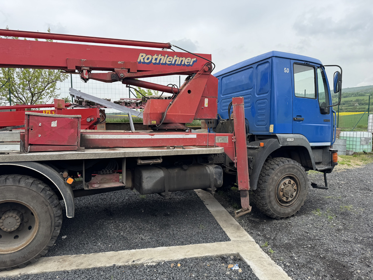 MAN 8-163 / 4X4 / PODNOŚNIK KOSZOWY / NISKI PRZEBIEG - Camion cu macara: Foto 3 MAN 8-163 / 4X4 / PODNOŚNIK KOSZOWY / NISKI PRZEBIEG - Camion cu macara: Foto 3