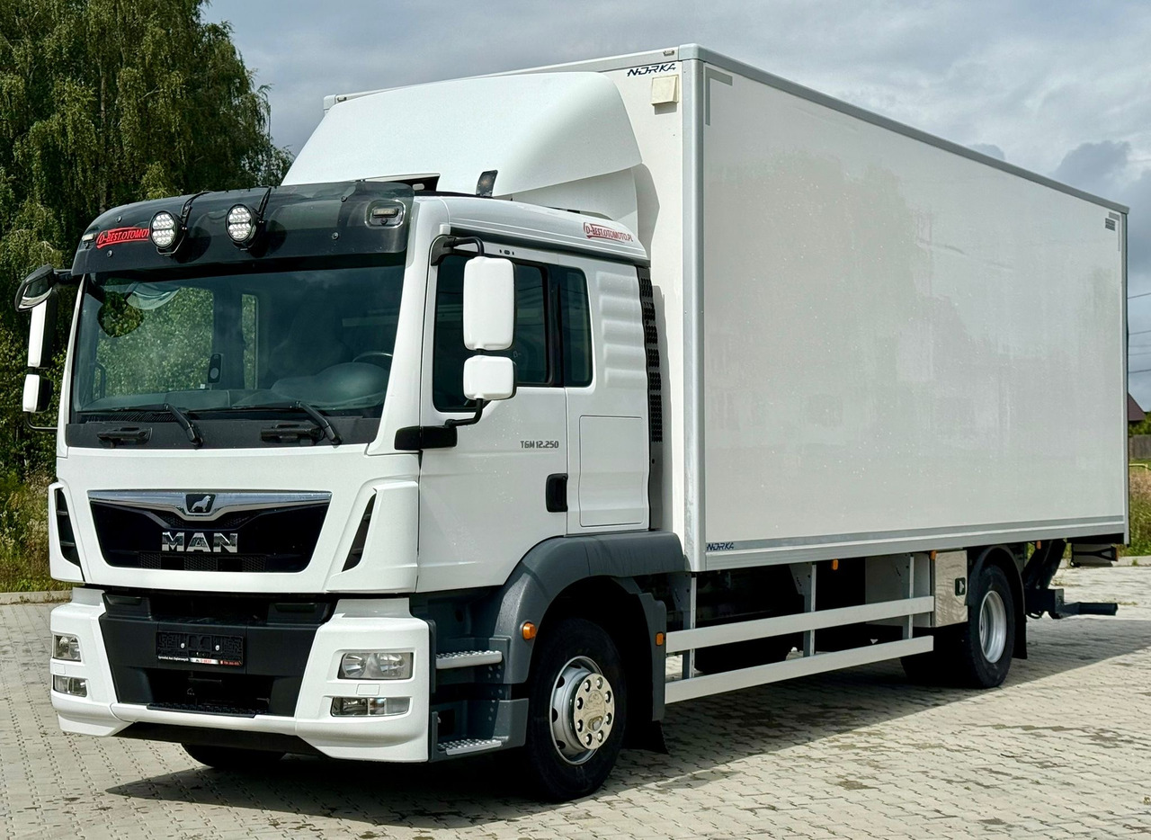 MAN TGM 12.250 / TGL / IZOTERMA / WINDA / 18 EUROPALET / SYPIALKA / 2018 - Camion izoterma: Foto 2 MAN TGM 12.250 / TGL / IZOTERMA / WINDA / 18 EUROPALET / SYPIALKA / 2018 - Camion izoterma: Foto 2