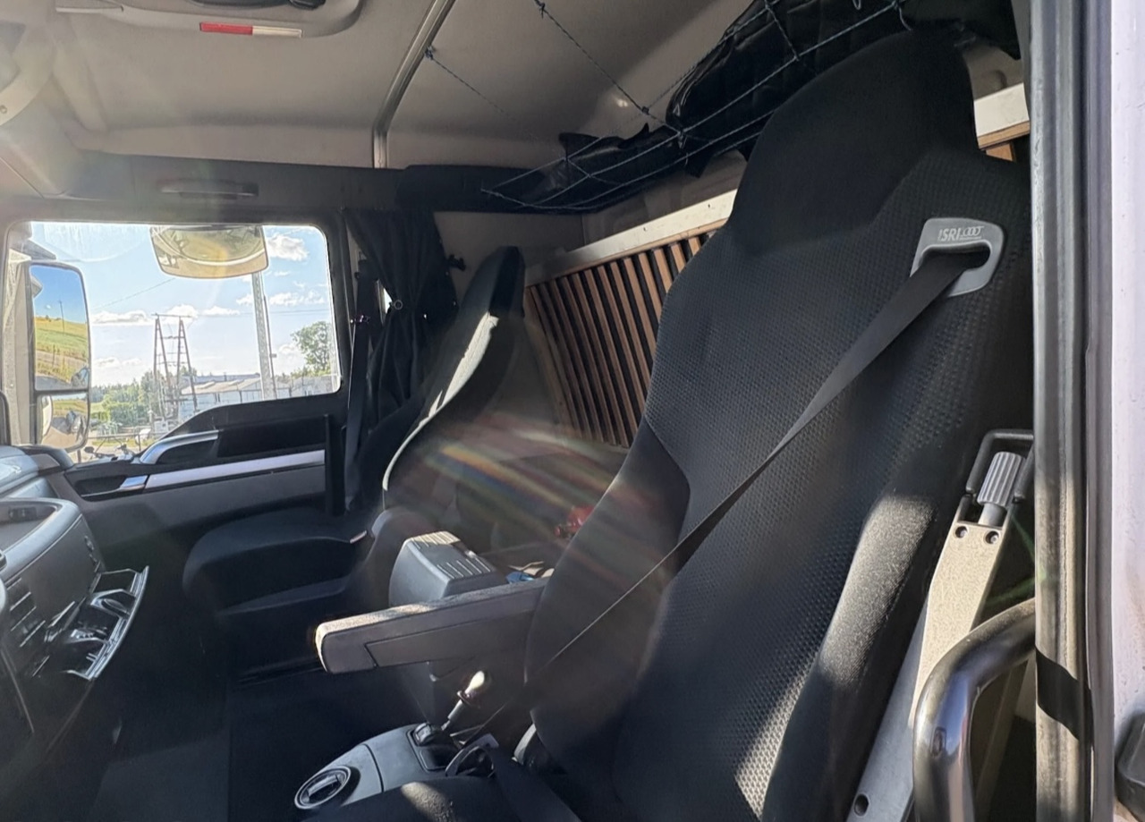 MAN TGX 18.400 / PLATFORMA / 630 TYŚ KM / 2015 ROK / SYPIALKA - Camion platformă: Foto 5 MAN TGX 18.400 / PLATFORMA / 630 TYŚ KM / 2015 ROK / SYPIALKA - Camion platformă: Foto 5