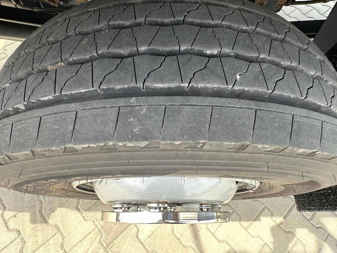 Camion izoterma MERCEDES-BENZ ATEGO / 1221 / IZOTERMA / KONTENER / AUTOMAT / 230 TYS KM / 17 EUROPALET / 6.8 M DŁUGOŚCI / 2019 ROK: Foto 19