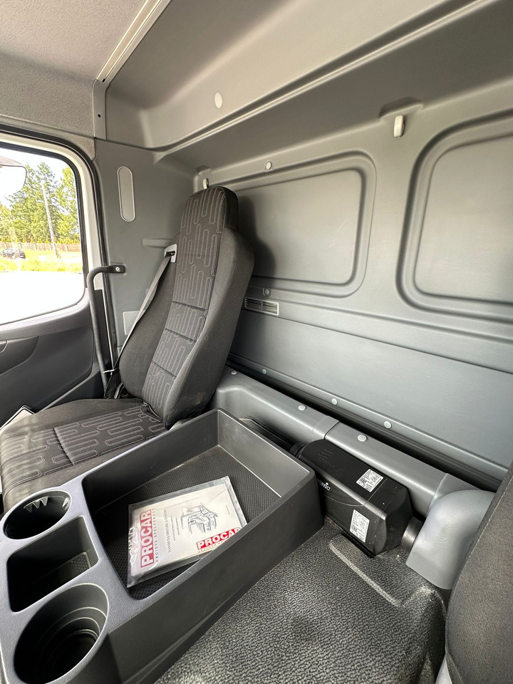 Camion izoterma MERCEDES-BENZ ATEGO / 1221 / IZOTERMA / KONTENER / AUTOMAT / 230 TYS KM / 17 EUROPALET / 6.8 M DŁUGOŚCI / 2019 ROK: Foto 21