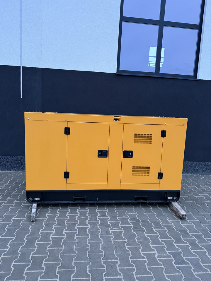 Iveco 100 kVA / 80 kW - Generator electric: Foto 2 Iveco 100 kVA / 80 kW - Generator electric: Foto 2