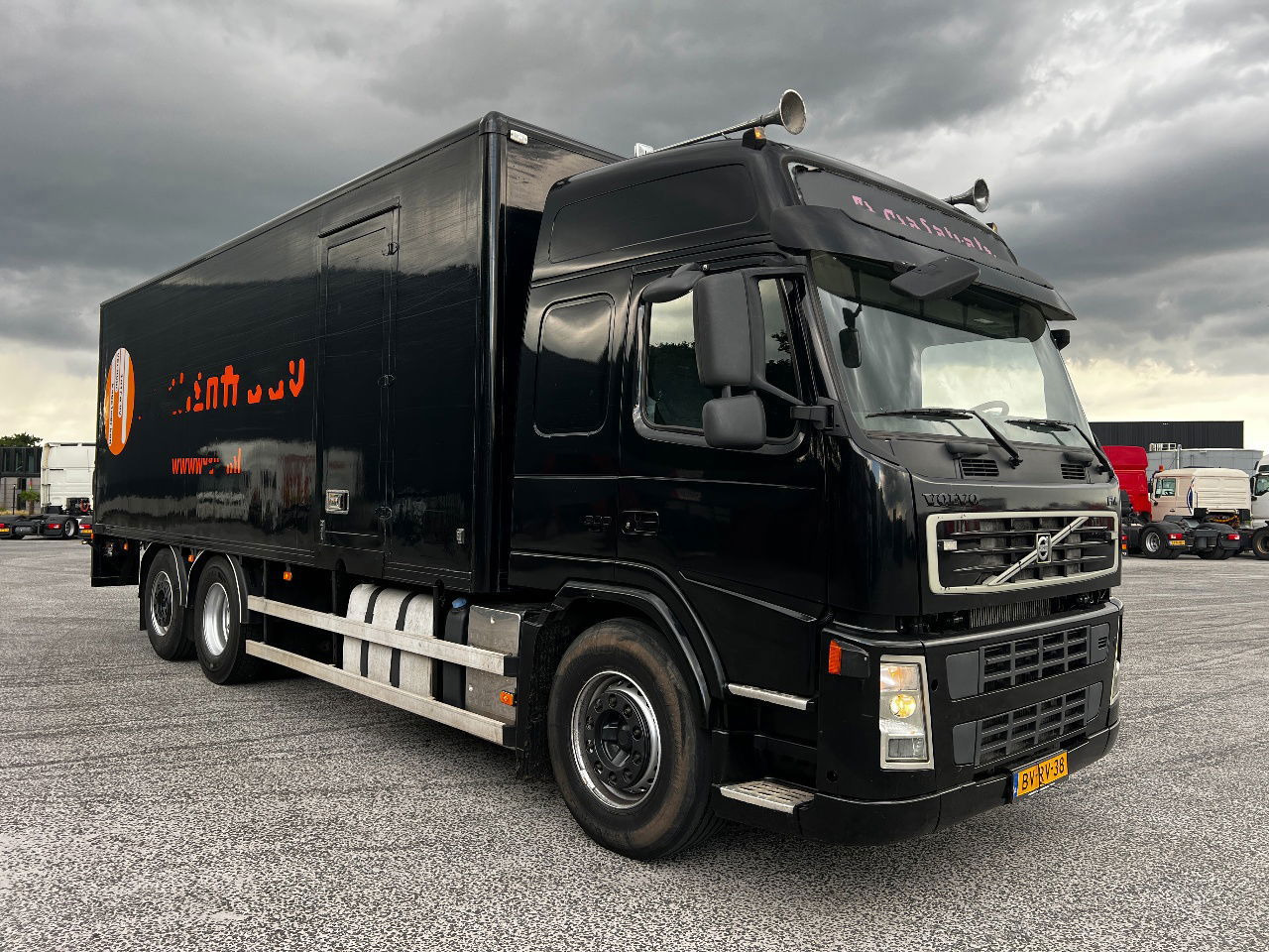 Volvo FM 9.300 Globe 6x2, Euro 5 - Camion furgon: Foto 2 Volvo FM 9.300 Globe 6x2, Euro 5 - Camion furgon: Foto 2