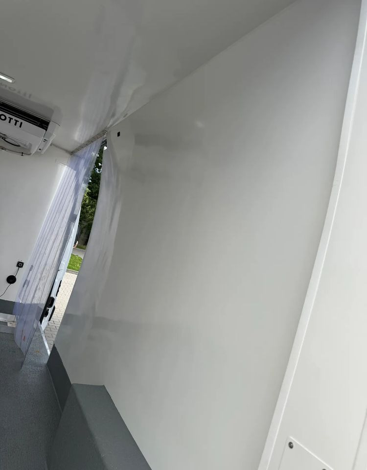 Autoutilitară frigorifica Renault Master: Foto 17
