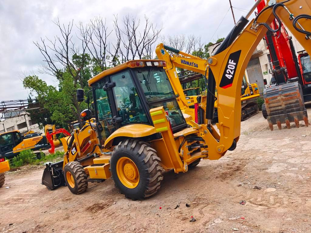 CAT 100% new caterpillar 420 F - Buldoexcavator: Foto 2 CAT 100% new caterpillar 420 F - Buldoexcavator: Foto 2