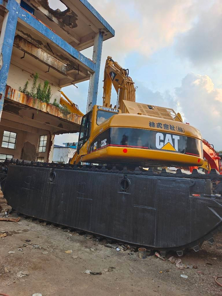 CAT 320 C - Excavator plutitoare: Foto 3 CAT 320 C - Excavator plutitoare: Foto 3