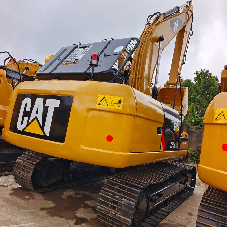 CAT 320D2L - Excavator pe şenile: Foto 1 CAT 320D2L - Excavator pe şenile: Foto 1