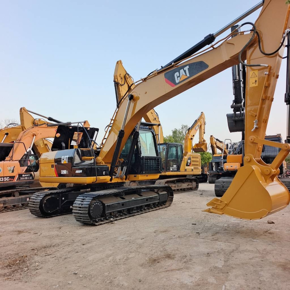 CAT 320D2L - Excavator pe şenile: Foto 1 CAT 320D2L - Excavator pe şenile: Foto 1