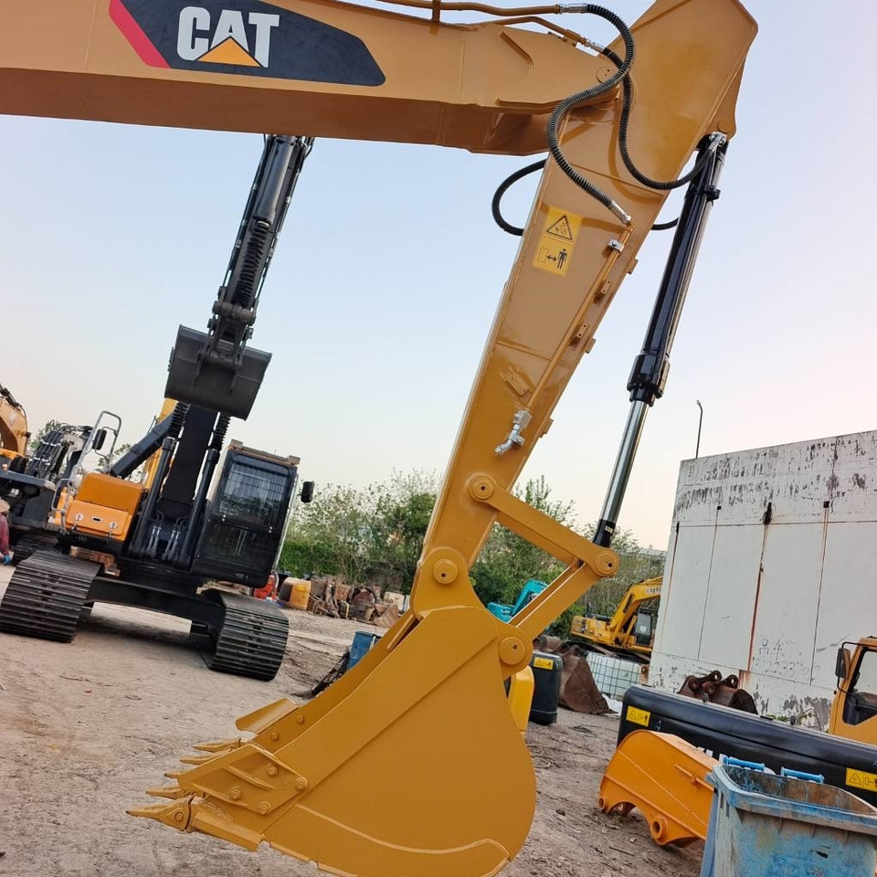 CAT 320D2L - Excavator pe şenile: Foto 4 CAT 320D2L - Excavator pe şenile: Foto 4