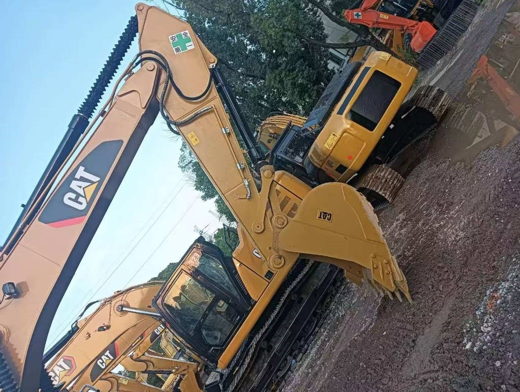 Excavator pe şenile CAT 324 D2L: Foto 9