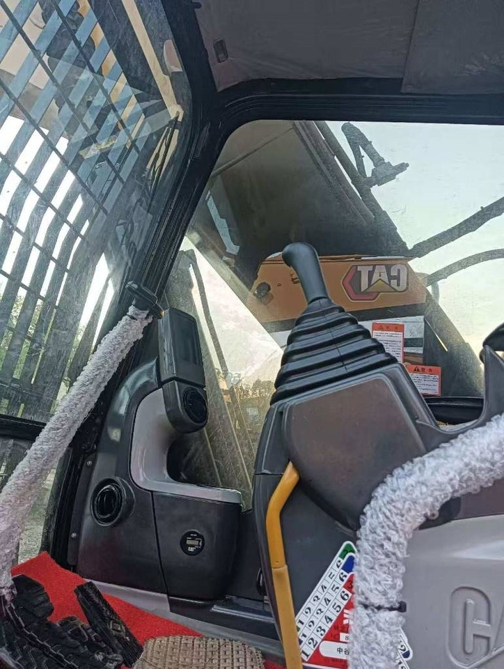 Excavator pe şenile CAT 324 D2L: Foto 11