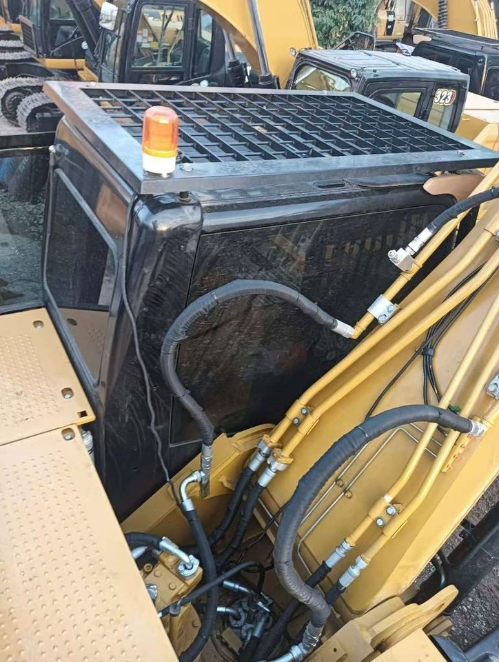 CAT 324 D2L - Excavator pe şenile: Foto 5 CAT 324 D2L - Excavator pe şenile: Foto 5