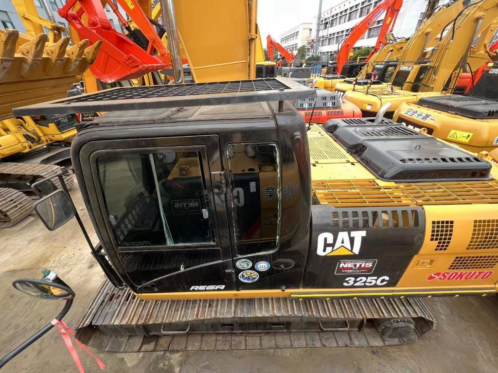 CAT 325 C - Excavator pe şenile: Foto 1 CAT 325 C - Excavator pe şenile: Foto 1