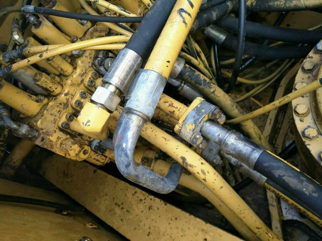 CAT 330 C - Excavator pe şenile: Foto 3 CAT 330 C - Excavator pe şenile: Foto 3