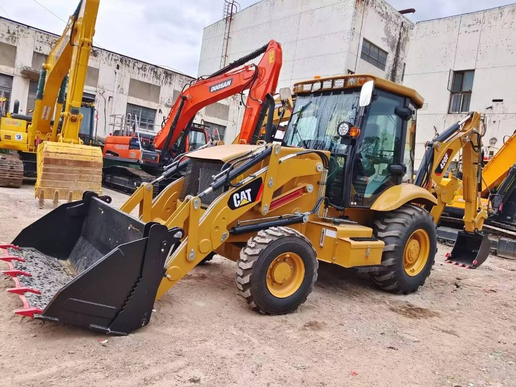 CAT 420 F BRAND NEW MACHINE - Buldoexcavator: Foto 1 CAT 420 F BRAND NEW MACHINE - Buldoexcavator: Foto 1