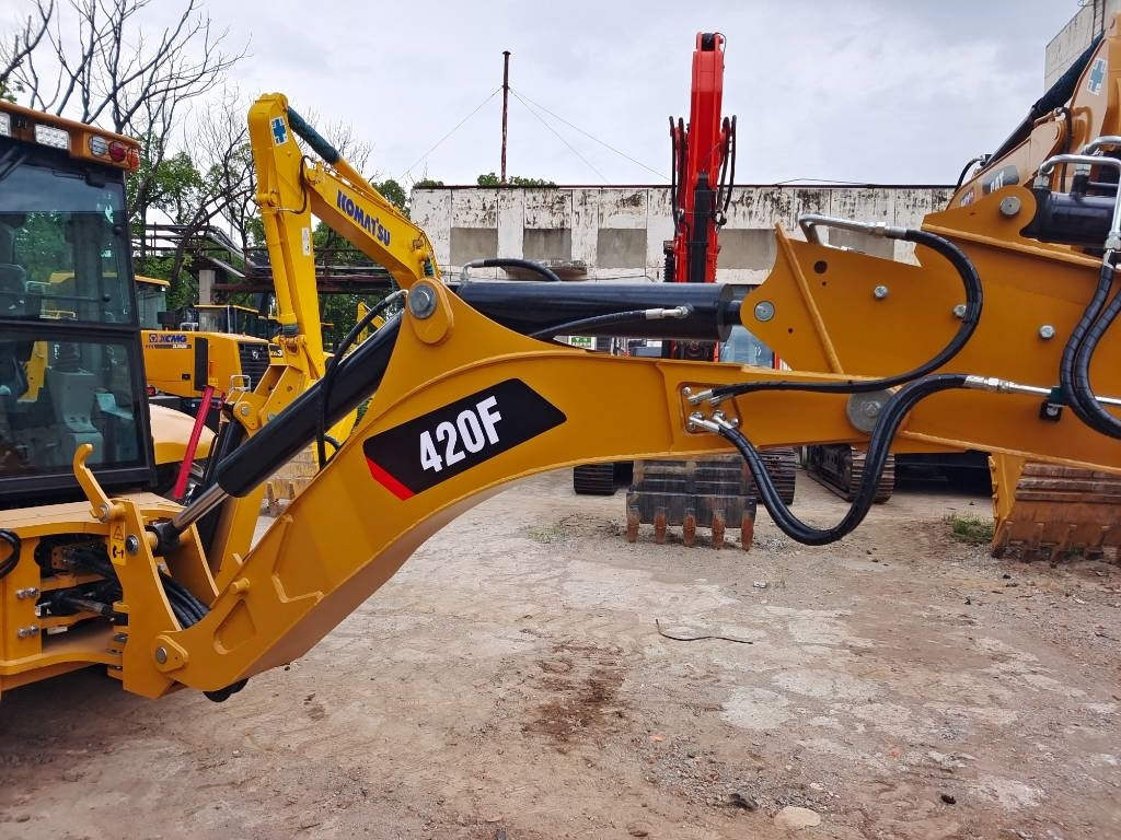 CAT 420 F - Buldoexcavator: Foto 3 CAT 420 F - Buldoexcavator: Foto 3