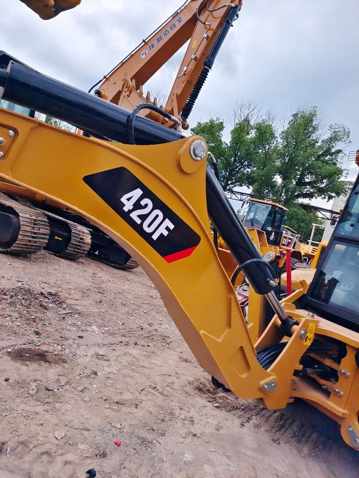 CAT 420 F - Buldoexcavator: Foto 4 CAT 420 F - Buldoexcavator: Foto 4