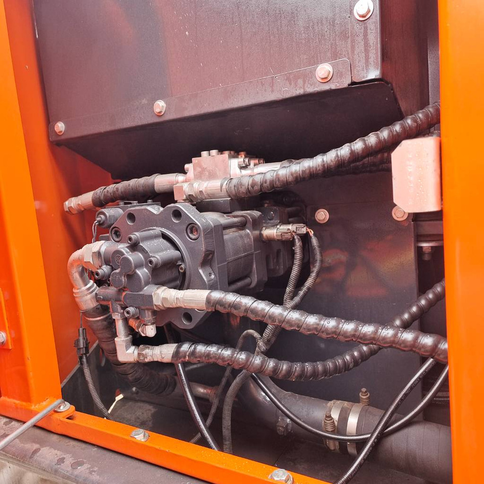 Doosan DX 150 LC - Excavator pe şenile: Foto 3 Doosan DX 150 LC - Excavator pe şenile: Foto 3