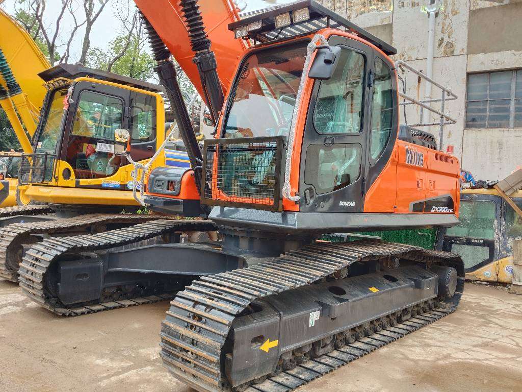 Doosan DX 300 LC - Excavator pe şenile: Foto 3 Doosan DX 300 LC - Excavator pe şenile: Foto 3