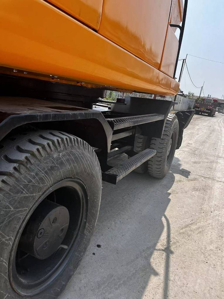 Leasing de  Hyundai 210W-7 Hyundai 210W-7: Foto 13