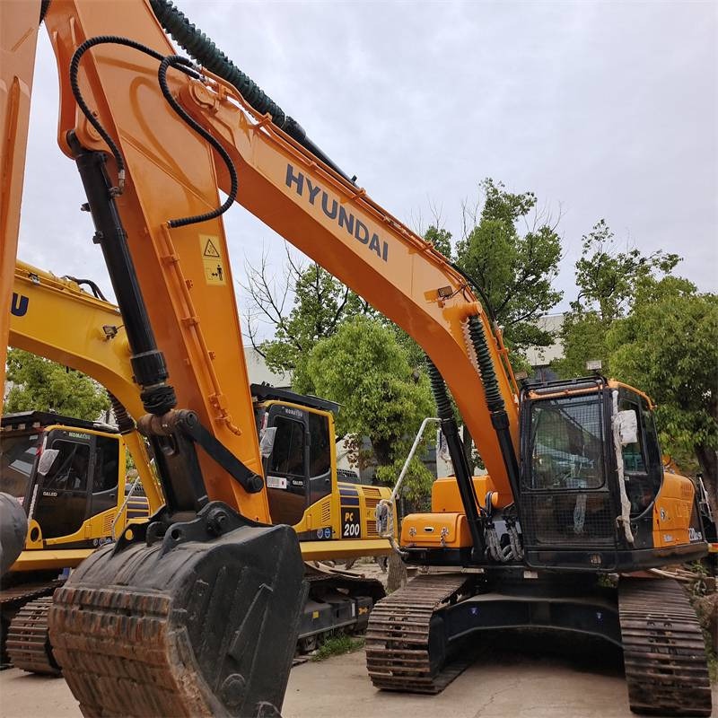 Hyundai 220LC -9S - Excavator pe şenile: Foto 1 Hyundai 220LC -9S - Excavator pe şenile: Foto 1