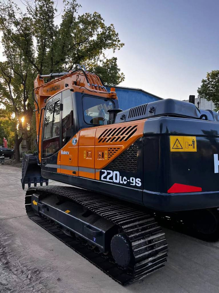Hyundai 220LC-9S - Excavator pe şenile: Foto 1 Hyundai 220LC-9S - Excavator pe şenile: Foto 1