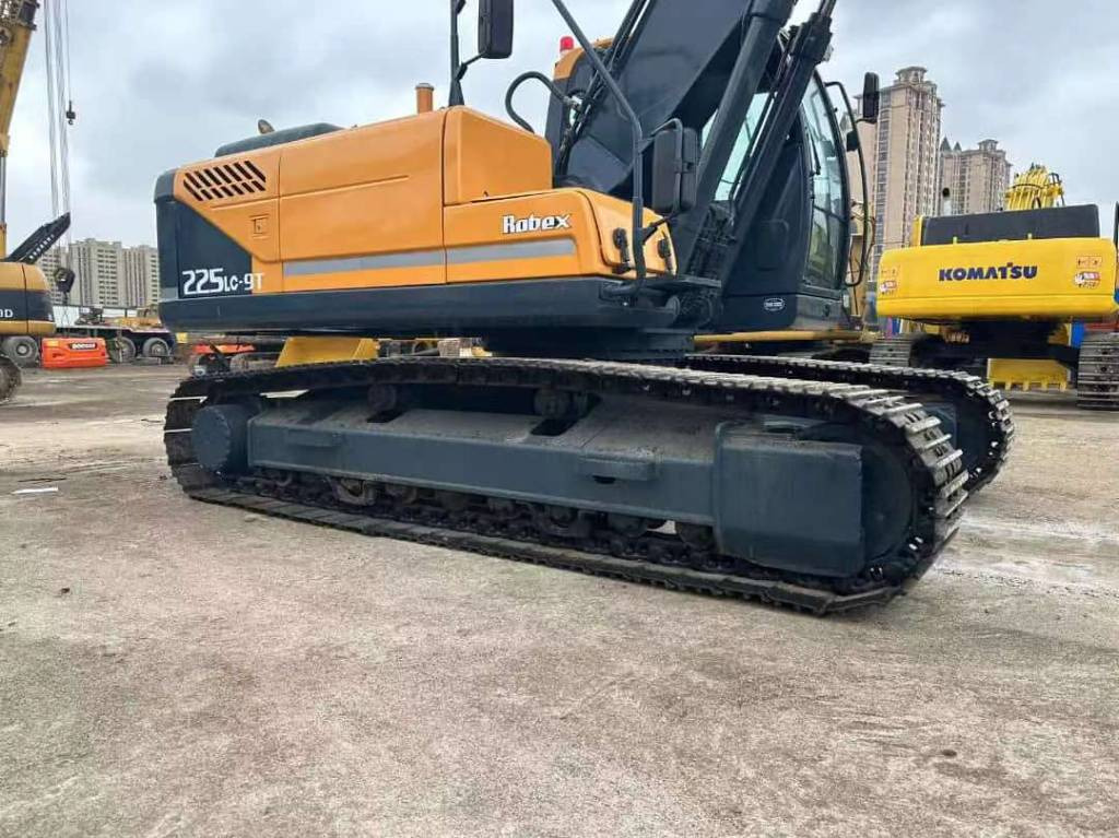 Hyundai 225LC-9T - Excavator pe şenile: Foto 2 Hyundai 225LC-9T - Excavator pe şenile: Foto 2