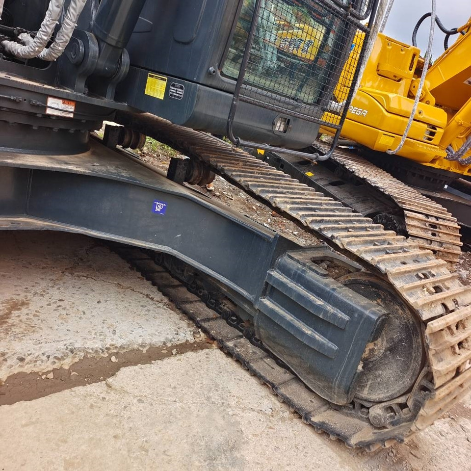 Hyundai 305LC - Excavator pe şenile: Foto 4 Hyundai 305LC - Excavator pe şenile: Foto 4