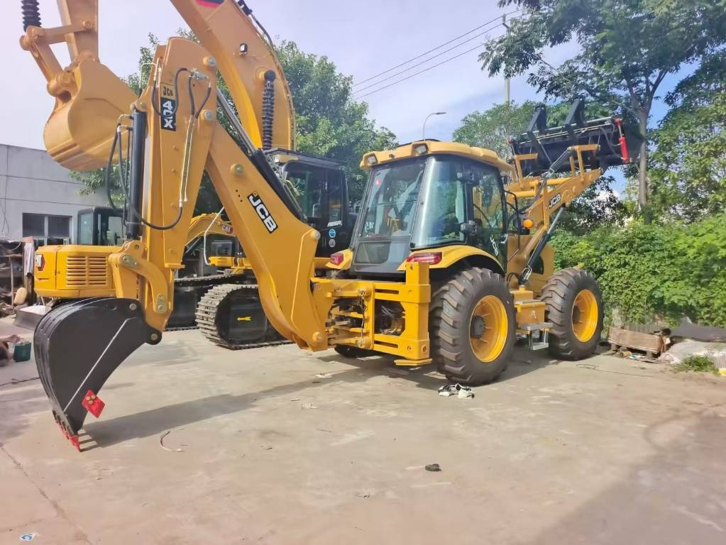 JCB 4 CX brand new machine - Buldoexcavator: Foto 1 JCB 4 CX brand new machine - Buldoexcavator: Foto 1