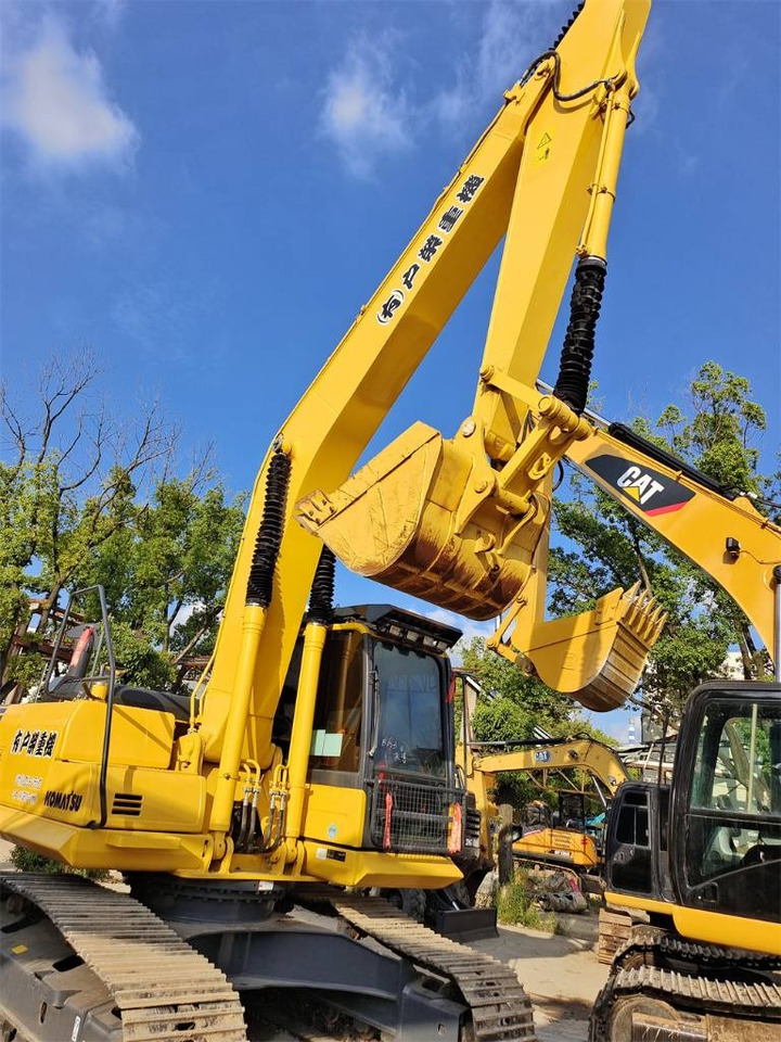 Komatsu PC 200 - Excavator pe şenile: Foto 1 Komatsu PC 200 - Excavator pe şenile: Foto 1