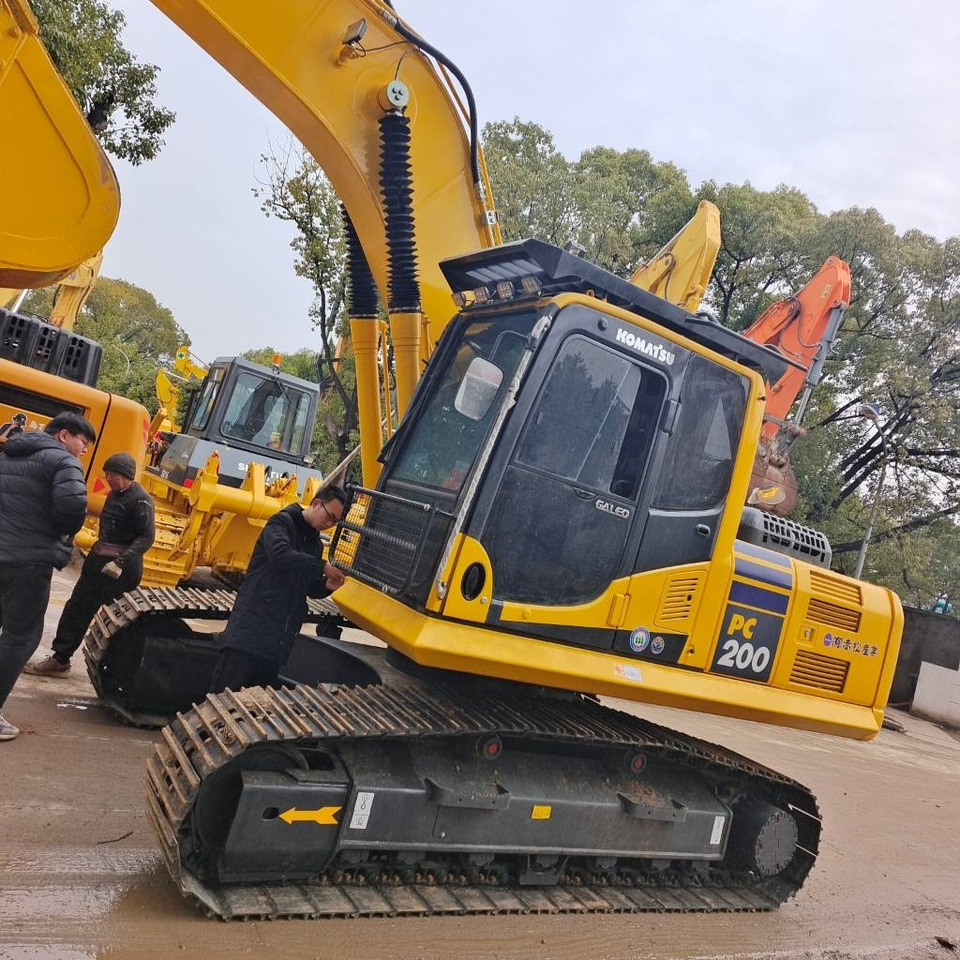 Komatsu PC 200 LC - Excavator pe şenile: Foto 2 Komatsu PC 200 LC - Excavator pe şenile: Foto 2