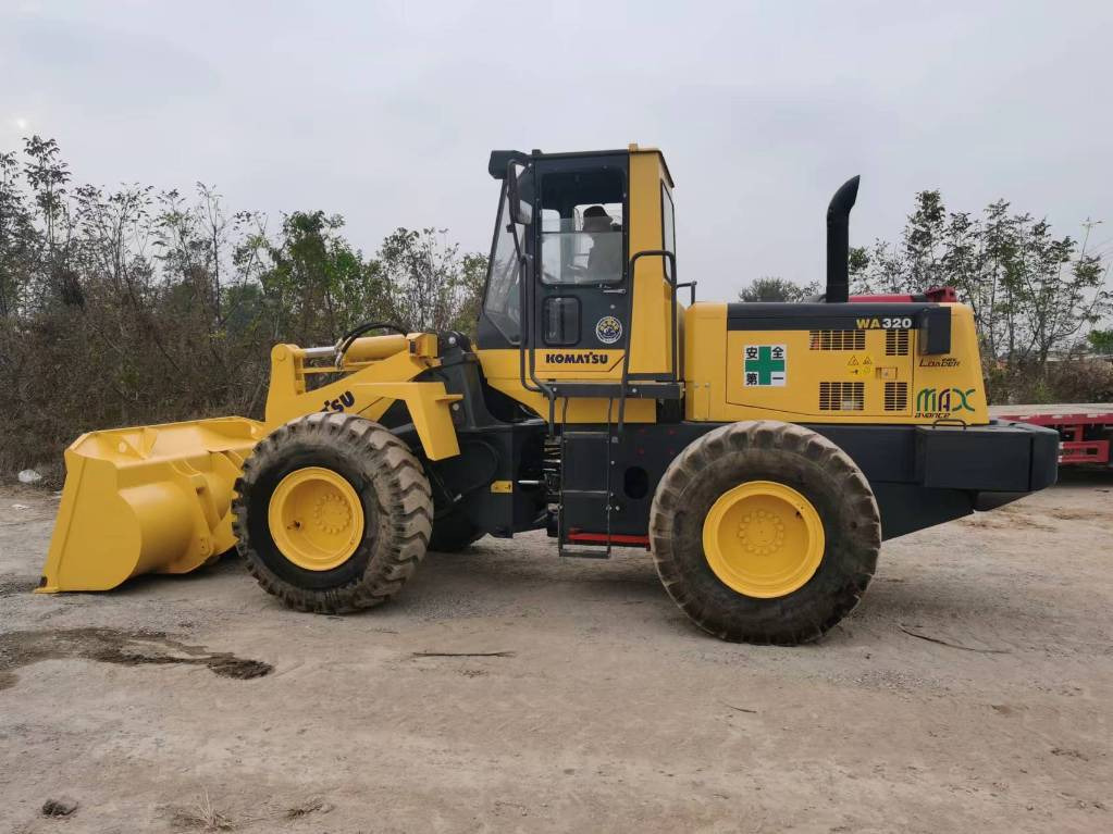 Komatsu WA 320-5 - Încărcător frontal pe pneuri: Foto 1 Komatsu WA 320-5 - Încărcător frontal pe pneuri: Foto 1