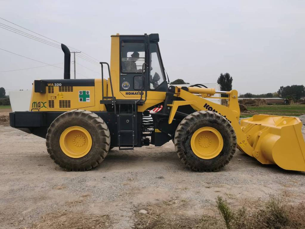 Komatsu WA 320-5 - Încărcător frontal pe pneuri: Foto 2 Komatsu WA 320-5 - Încărcător frontal pe pneuri: Foto 2