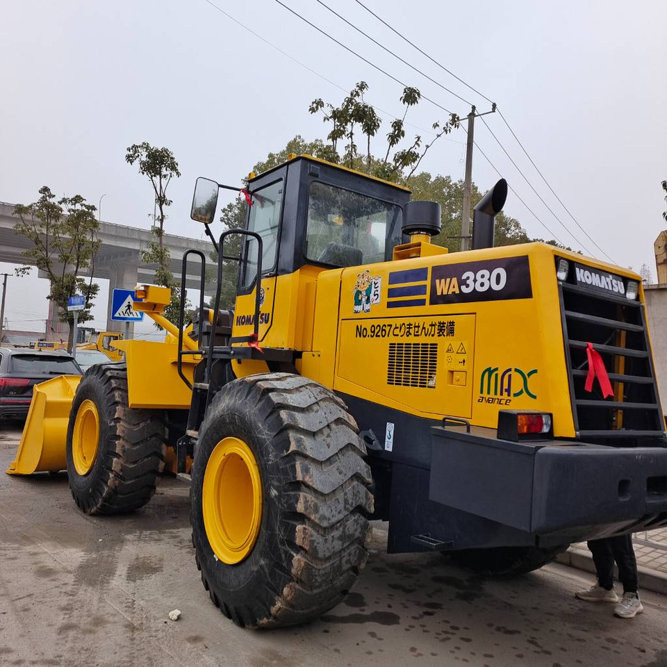 Komatsu WA 380-3 - Încărcător frontal pe pneuri: Foto 1 Komatsu WA 380-3 - Încărcător frontal pe pneuri: Foto 1