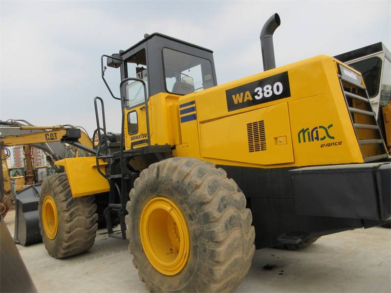 Komatsu WA 380 - Încărcător frontal pe pneuri: Foto 1 Komatsu WA 380 - Încărcător frontal pe pneuri: Foto 1