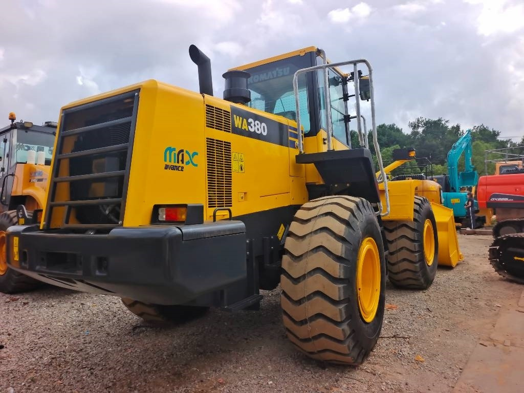Komatsu WA 380 - Încărcător frontal pe pneuri: Foto 3 Komatsu WA 380 - Încărcător frontal pe pneuri: Foto 3